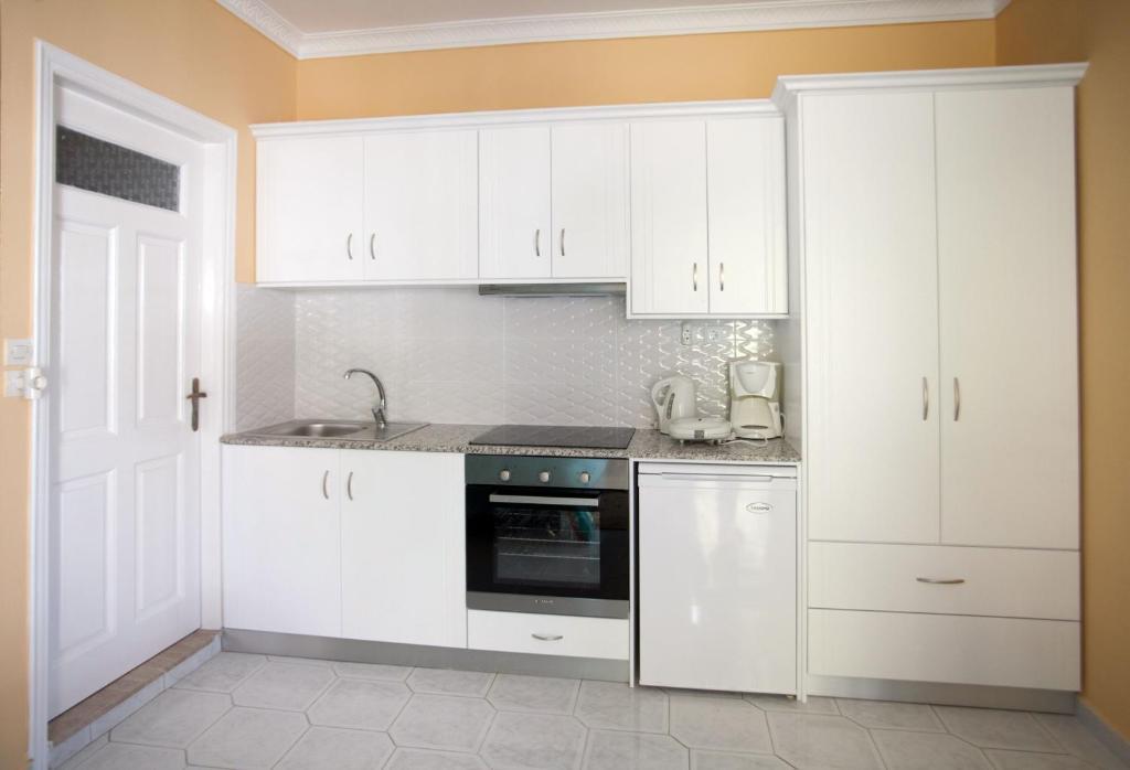 Maria'S Studios Миртеа Экстерьер фото